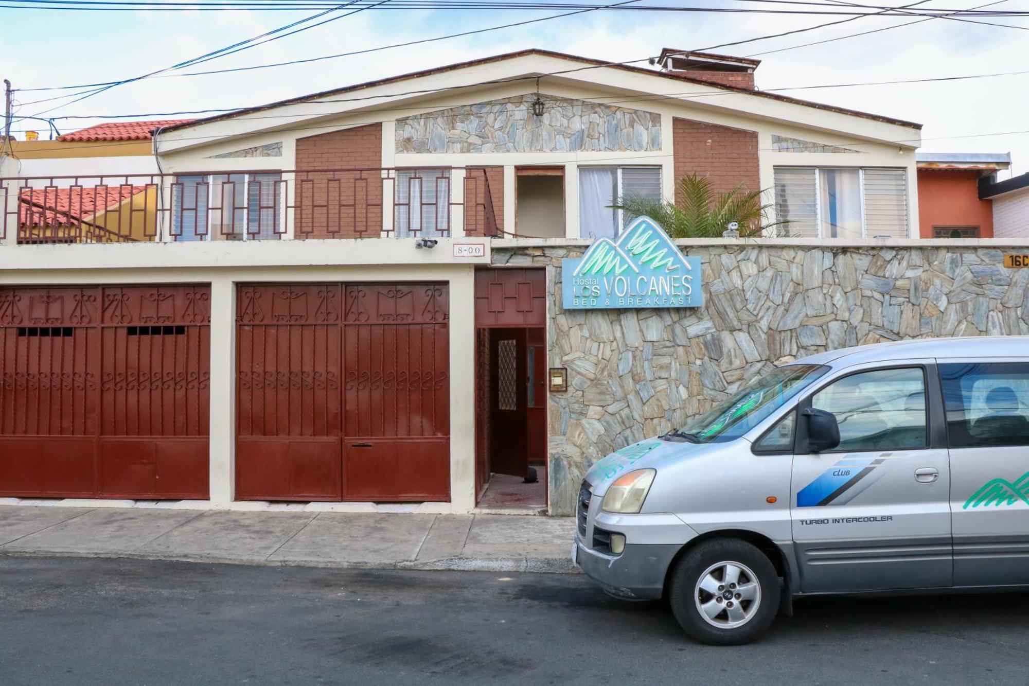 Hostal Los Volcanes Guatemala City Exterior photo